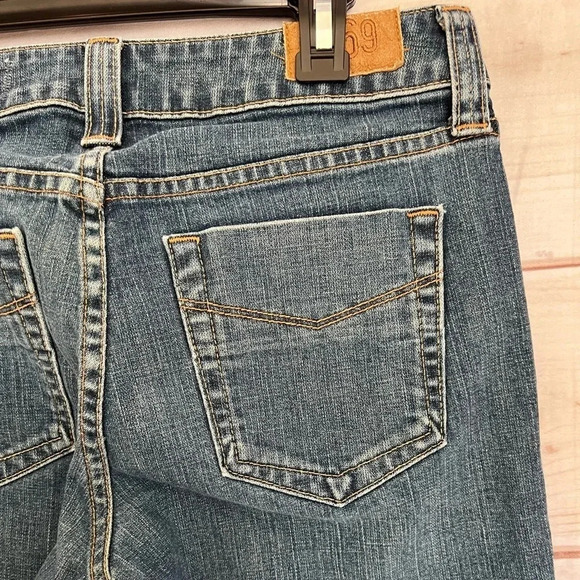 GAP Jeans Curvy Flare Medium Wash Denim 6 L Dark Rustic Indigo 8.25” rise - Picture 8 of 12